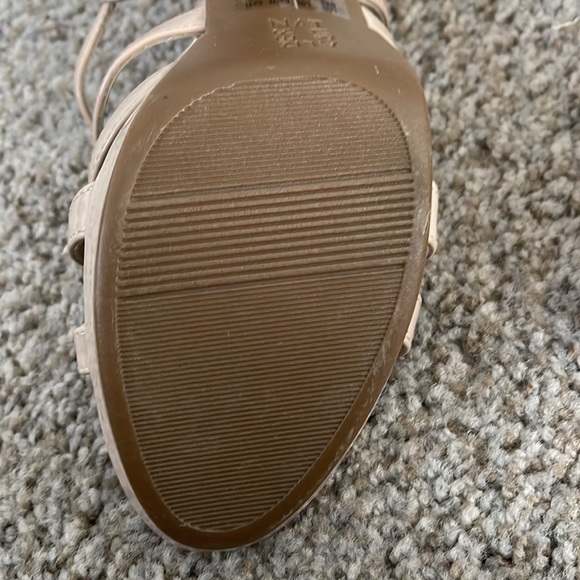 NATURALIZER | Strappy Sandals - Picture 7 of 9